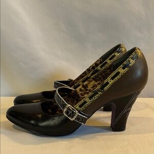 Bobbi Blu Awaken black & brown leather Mary Jane pumps retro style size 7.5